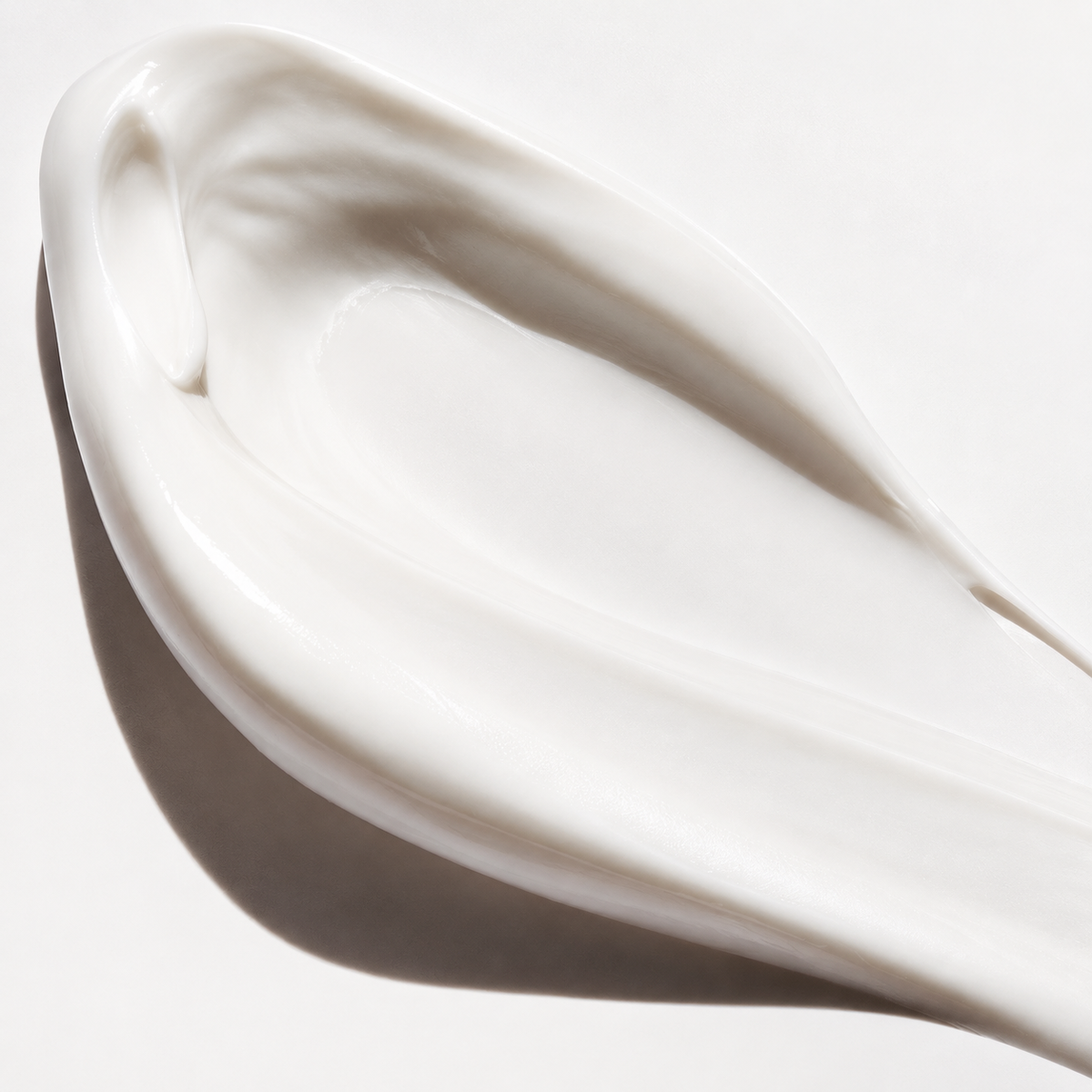 Ceramide-Creme als Symbolbild für Ceramide NP und pflanzliche Ceramide im Vergleich