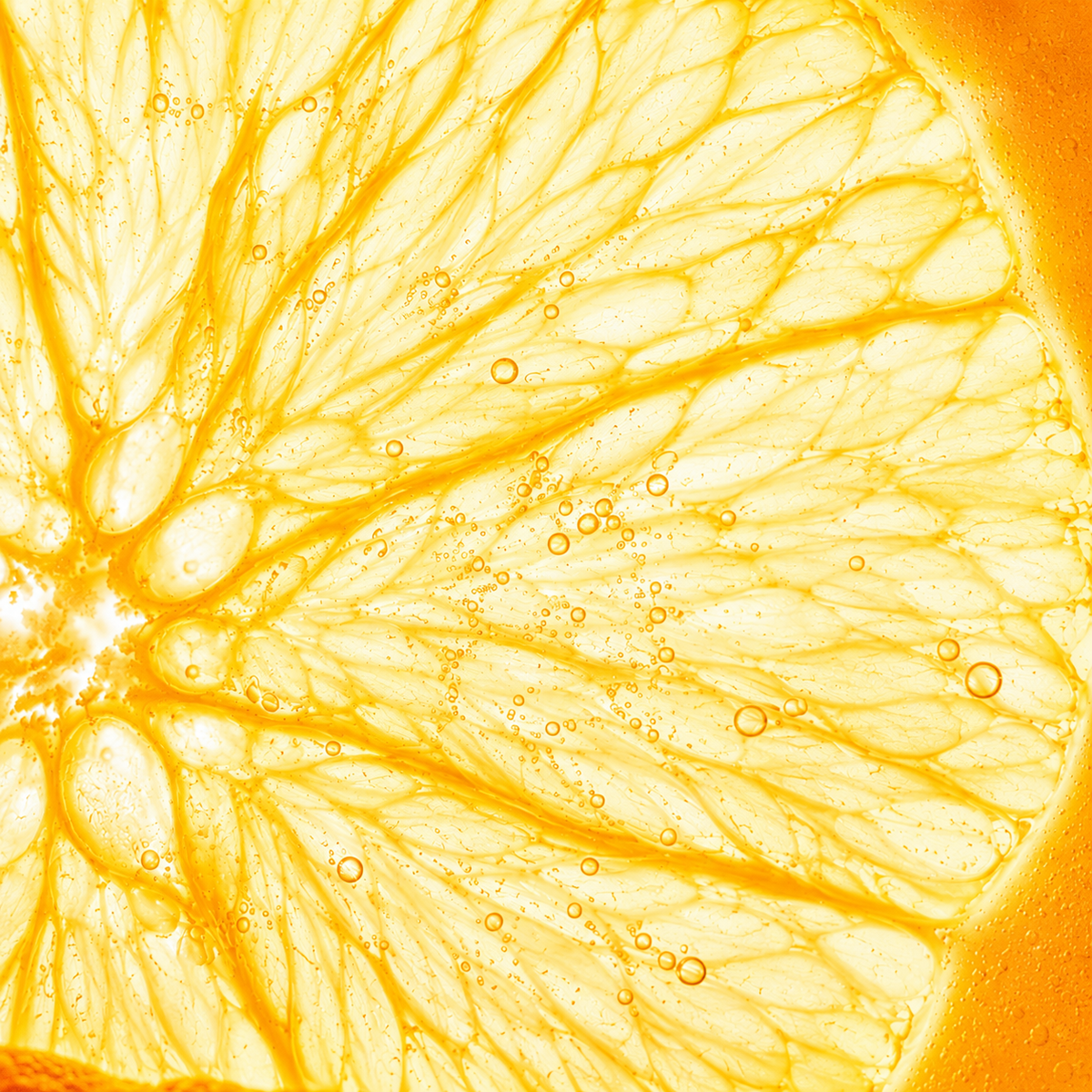 Vitamin-C-Serum als Symbolbild für Vitamin C in der Naturkosmetik